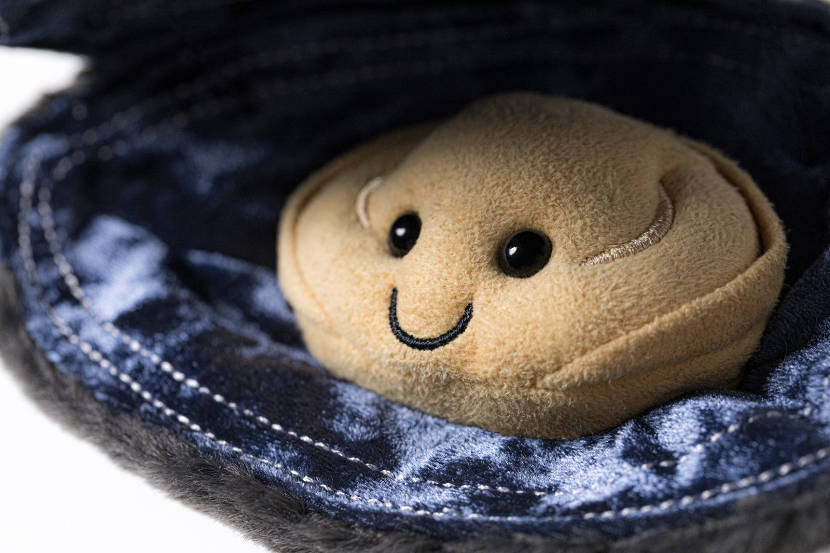 Jellycat Amuseables Michelle Mussel – Heavenly Outhouse