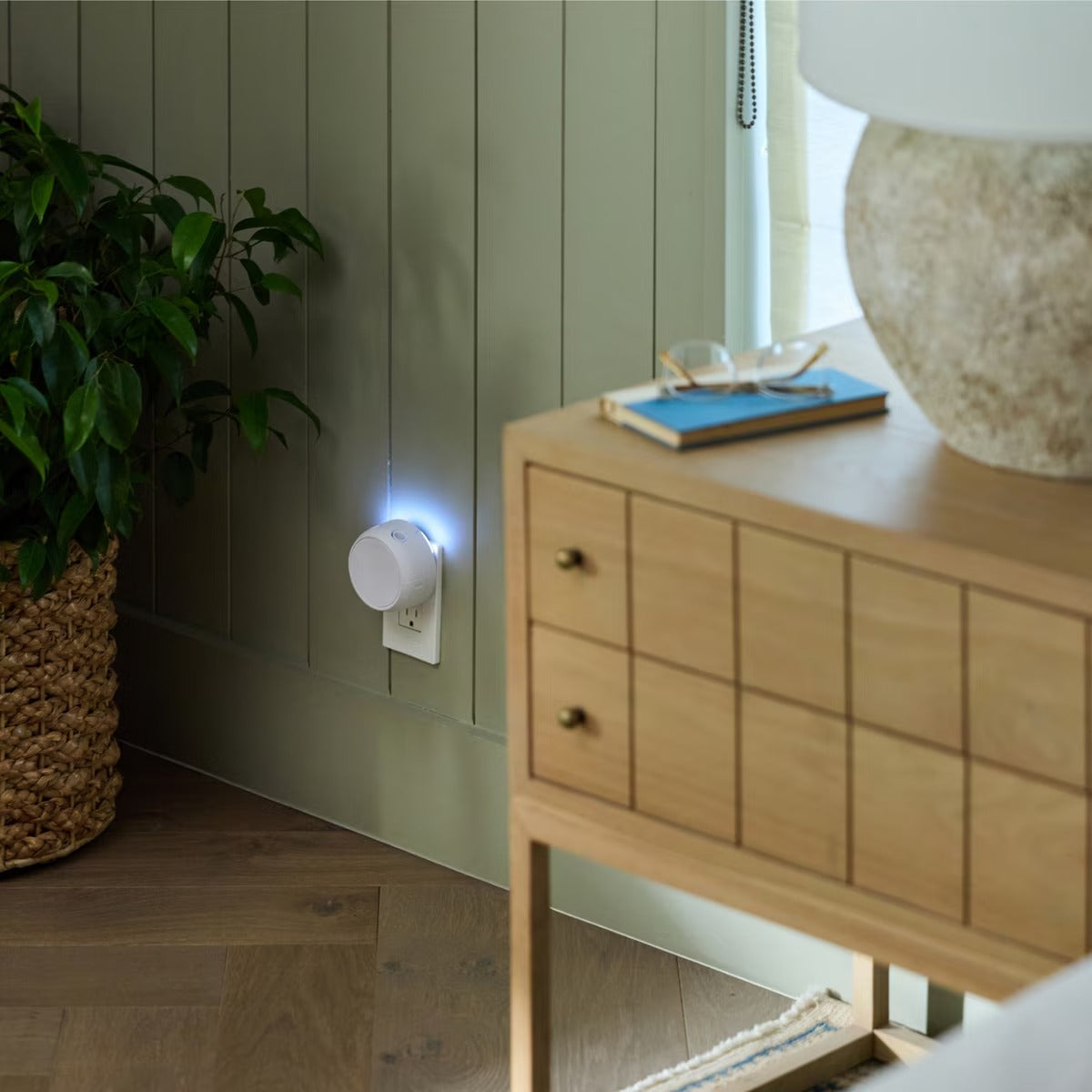 Pura Home™ Smart Home Fragrance Diffuser V5
